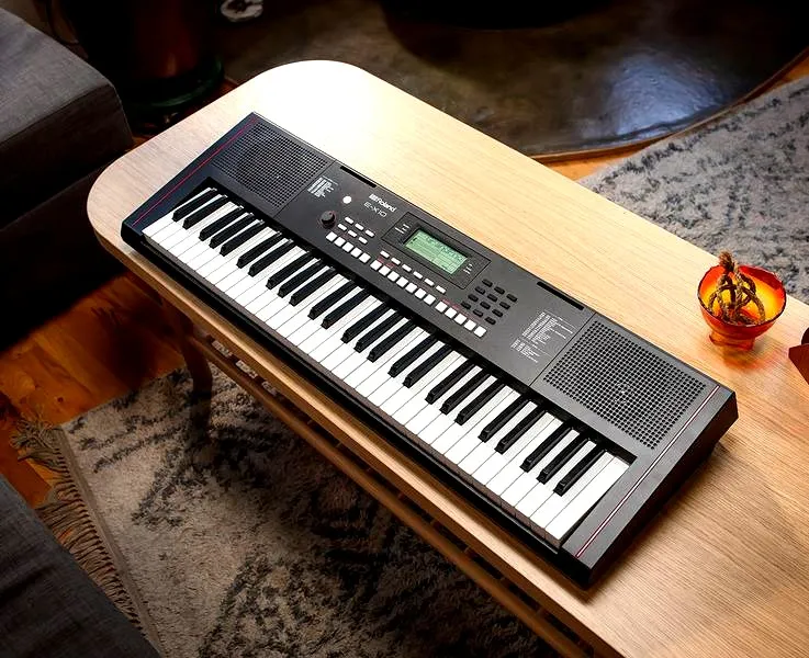 Czym się różni pianino od keyboardu: przewodnik dla początkujących