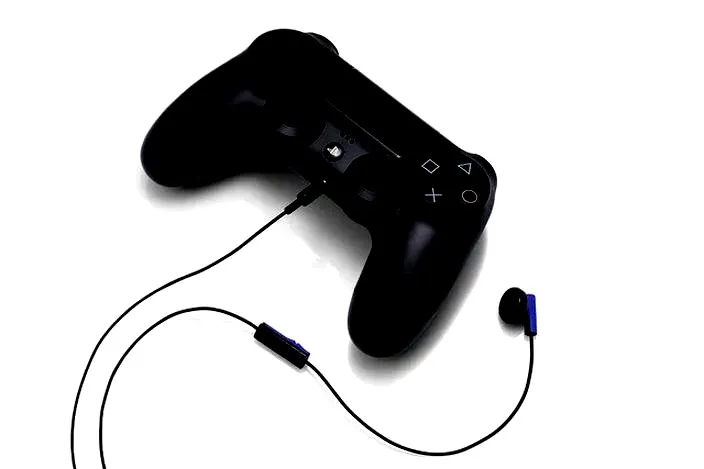 Jak właściwie podłączyć słuchawki z mikrofonem do komputera?