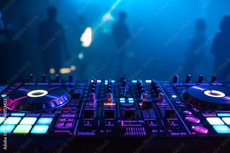 Jak zostać DJ-em w klubie? 7 kroków do pierwszego występu